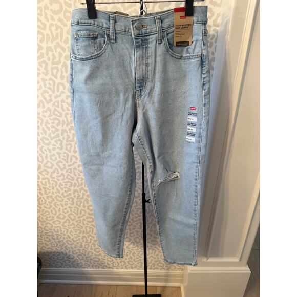 Levi's Women's No Joke Light Wash High Waisted Tapered Leg Mom Jeans Size 29 - Picture 5 of 10